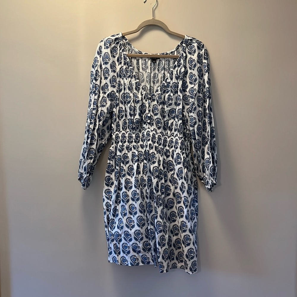 J Crew Cotton Blue and White Paisley Dress. Lined. Pullover Style. Size L.